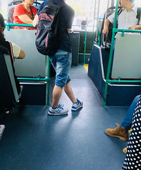 总是特别喜欢坐火车,公交