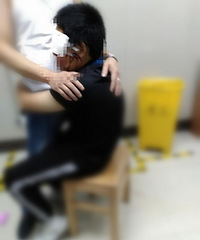 ���£�����һСѧ�����Լҳ��ﹷҧ������ ���ۿֱ���ס��