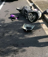 ͻ������߷�һ�γ�ײ�˵�ƿ�������� ����˾����׷�߱���