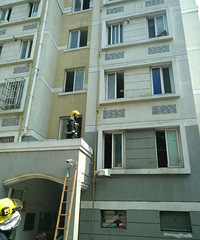 ���Ӷ�Ҫ�������ˣ� ��������¥�����˾�Ȼ���������