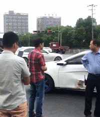 ���������򳵵���ײ�������ִ���������С��