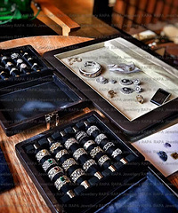 �������������Ź��ʼ�һ�ֻ�Դ��ʯ ��ţ��