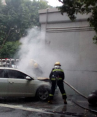 ͻ���������й����ֶ���һ���γ���ȼ��