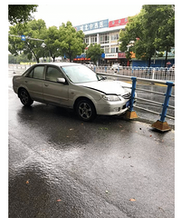 Ϊ�˳Զ���ͣ�����ײ�ϻ���