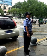 ����ĳ�㳡һ19��С����¥ ����������