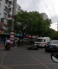 ½��Է�ſ���һ�𳵻�����ƿ����ײ������