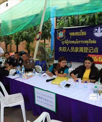 我也眼泪打转!心理专家安抚遇难者家属 泰国华人志愿者也来了