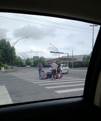 ���е�ƿ����ײ�ˣ�����ǿ���������ײ��