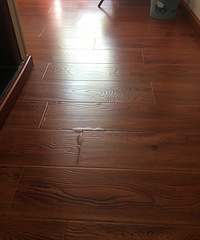 ����������ĵذ����һ���ξͳ������� �ϰ壺����ذ岻����ˮ