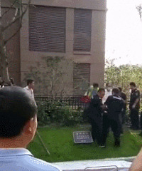 ����ĳ�ߵ�С�� Ů����18¥����