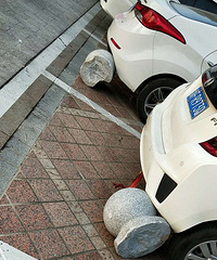 ����ĳС��ͣ��λ������С����ҵ�����ˣ��ٷ��ظ����ˣ�