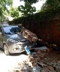 ʯ�͹�˾����Χǽ�������� �г��������ˣ�