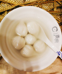 �ھ�һ�����ڽ���С�Ե� ��Բ�����������ͳͳ����