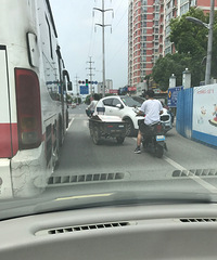 ��ͣ�����ʸܸܵ� ʲôʱ����·�м�Ҳ��ͣ����