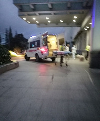 ��ʹ������·����ͻ����� ����һ���˱���������