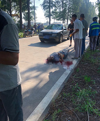 ���β��ҳ��������ӱ�ײ ͷ�´�ƬѪ��