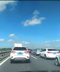 320国道才修好没几个月 又要修了!早上堵得一塌糊涂