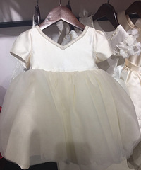 婚庆行业年年涨价 搞得我早早就备婚 这次去试纱准备订4件