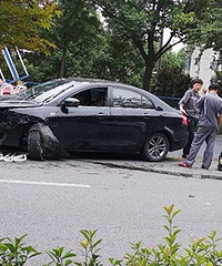 ��·�Գ�ײ��һ��Ƭ���� ��ͷ�������