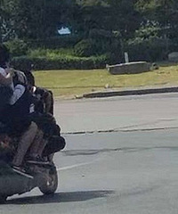 ��С��¿���������ĸ��� ȫ����û�д�ͷ��