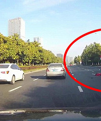 Сë¿���ϻ���������ײ�� ��զ�У�