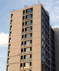 ����Ƕ����¥�̵������Ѿ����ֶ���