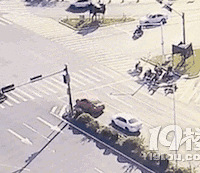 ���˶��ڵȺ�� �����һ�� �������