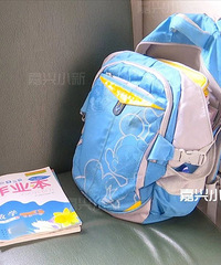 �ֲ�������13���к�һ��ѧ����  ���򳬺�����