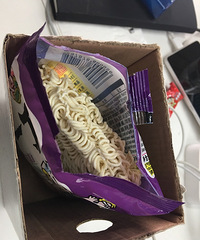 买了婚房后的男人都这么省?太恐怖 我都为他感到心酸了...