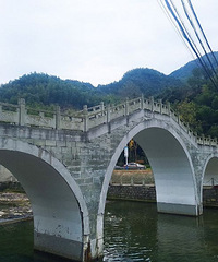 每周一个短途游 这周下雨天来爬山