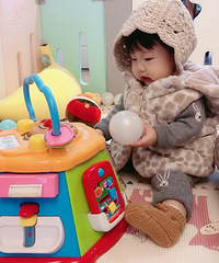 生了女儿后 喜欢给她各种打扮 各种拍照!