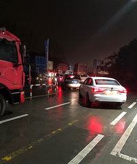 ��������ˮ�������г��Ǳ�4��������ײ