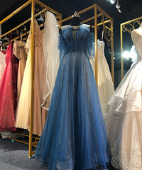 �����������ɫ���Ʒ���С������һ������