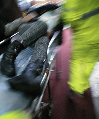 女子生气喝闷酒 4瓶杨梅酒下肚后竟然吞下一枚金戒指!