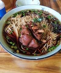吃过很多家羊肉面 也没找到最喜欢的 羊肉面你们有推荐吗