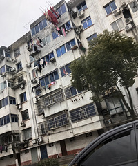 大家都把衣服晾出来了 说好的周末太阳呢 留给专家的时间不多了