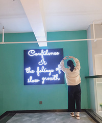 ���ѵ�flag��93��ʨ����MM ѧУ��ʦһö �����з��г�