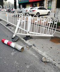 �Ƽ����ݣ�һ������˽�ͷһ��Ƭ��ʾ׮��������  �����߲�����