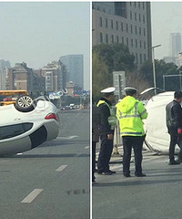 ����һ�γ�ײ��������������ת��