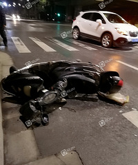 ��Ϧҹ������������һ���γ�ײ����ƿ�����ֳ�ͷ�����䡭��