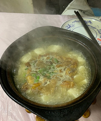 性价比很高的阿隆煲店 加起来100都不到 味道老好!