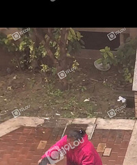嘉兴某小区一对夫妻大打出手! 都打出血了!