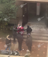 嘉兴某小区一对夫妻大打出手! 都打出血了!
