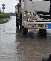 α֤�����£�����һ���ӷ����ö��Ӷ��� �������