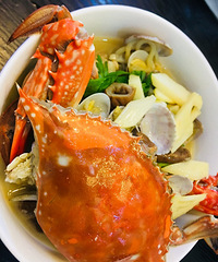 在家烧了一碗海鲜面 光浇头就花了我毛50块!!
