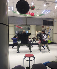 第一次带小朋友体验街舞 没有推销 服务也很好!