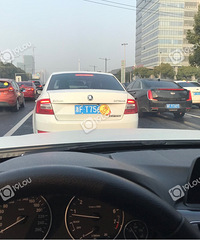 这个新手这么牛逼!上路要被扣12分吧!