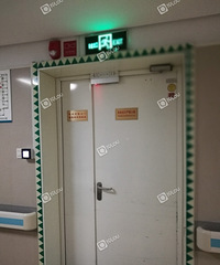 医院的安全门晚上竟然上锁!不怕出事吗?