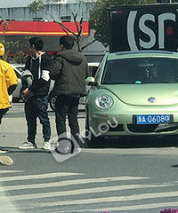 ͻ��������һ����С�类�׿ǳ�ײ�ˣ�