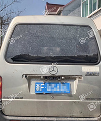 这辆“大奔”厉害了!窗玻璃得花不少钱吧!